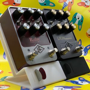 Desktop Guitar Pedal Stand (3 Piece) (Free Shipping) (60 Degree) - Fits Small and Medium Pedals (Universal Audio, Boss, Chase Bliss, & More)