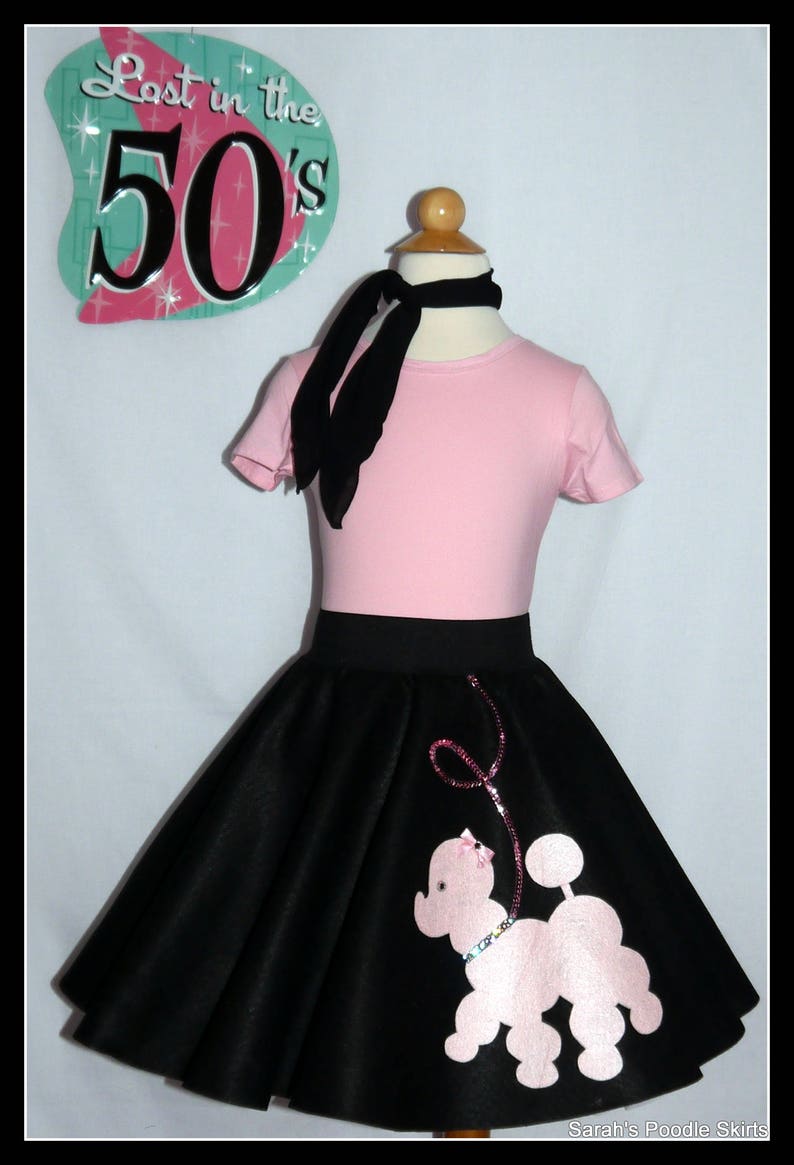 37/" /_ Length 25/" Black FELT 50s Poodle Skirt /_ Adult Size MEDIUM /_ Waist 30/"