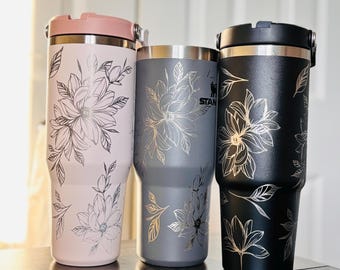 Pajita Stanley IceFlow con peonía grabada (30 oz y 40 oz), color personalizado