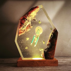 Star Trek USS Enterprise (NCC 1701-B) Resin Lamp, Star Trek Discovery, Spaceship Model, Spaceship Night Light, Gift For Son, Back To School.