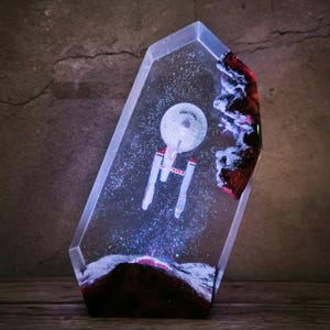 Luminária de resina artesanal Star Trek USS Enterprise (NCC-1701), decoração de resina para casa, decoração para jogos, presente para ele, luz noturna personalizada, volta às aulas