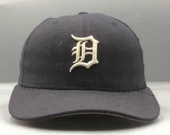 VTG Y2K Detroit Tigers New Era 59FIFTY Fitted Hat 6 5/8 Made in USA 100% Wool Grey Underbrim MLB Cap Rare