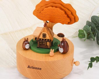Personlig träspeldosa Totoro: Anpassad barnrumsdekoration