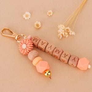 Custom Daisy Beaded Keyring,Personalised Keyring,Birthday Gift for Girls,Teacher Friendship Nanny Bridesmaid Grandfather Girlfriend Gift