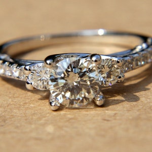 1.00 carat - Round Diamond Engagement Ring - 14K White Gold -  weddings - brides - Bp018