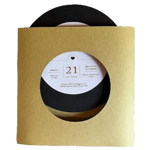Invito matrimonio modello vinile personalizzabile completo di busta e cordino