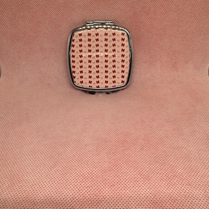Custom pocket mirror