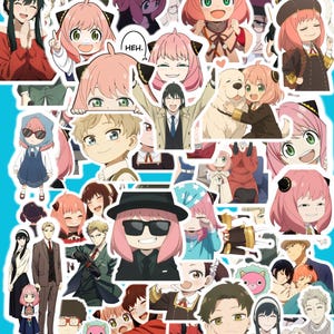 以下が含まれることがあります： ピンクの髪、緑の目、さまざまな衣装のキャラクターが特徴の、カラフルなアニメキャラクターのステッカーのコレクションです。一部のステッカーには「HEH」というテキストが含まれています。