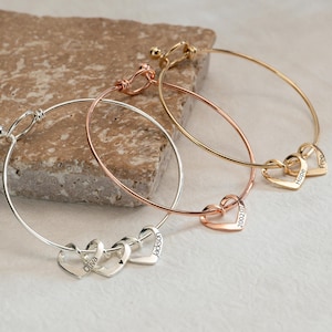 Engraved Heart Pendant Bracelet, Custom Multiple Name Heart Bangle, Mother Name Jewelry, Memorial Gift, Wedding Gift, Valentine&#39;s Day Gift