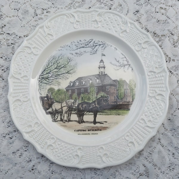 Vintage Capitol Building Williamsburg Collectible Plate