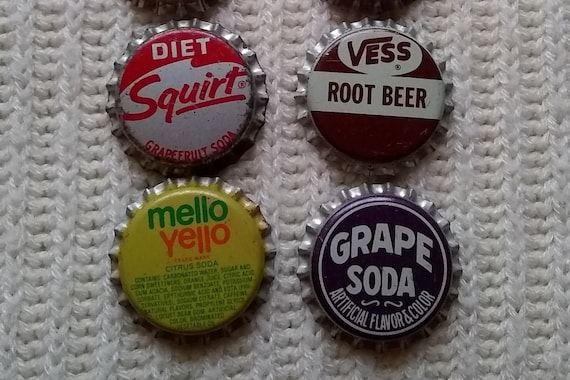 New Old Stock Unused Mello Yellow Bottle Caps Crafts /& More