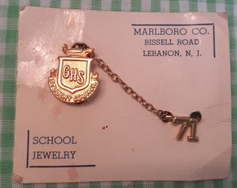 Vintage 1971 GHS Student Council Pin w Chain