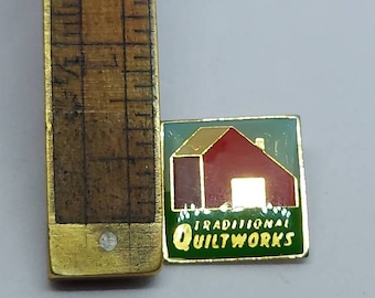 Traditional Quiltworks Pin Vintage Quilting Theme Collectible