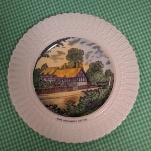 Anne Hathaway&#39;s Cottage Plate Vintage Collectible Souvenir Made in England Royal Cauldon