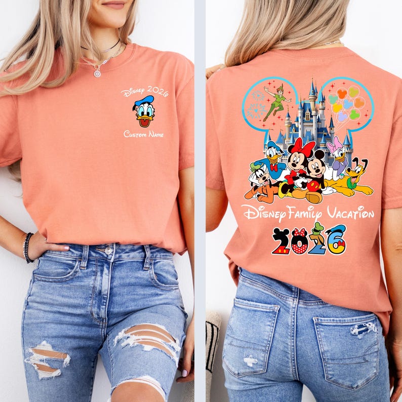 Op de afbeelding: Een set van drie keramische mokken met een gespikkelde, matte afwerking. De mokken zijn in cr&egrave;me, lichtgrijs en donkergrijs. Elke mok heeft een eenvoudig, minimalistisch ontwerp.