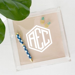 Monogram Medium Square Lucite Tray, Personalized Acrylic Tray, Custom Color, Home Decor, Decorative Tray