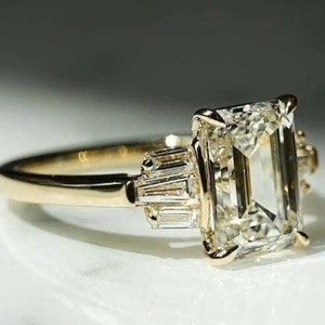 3.00 CT Emerald Cut Moissanite Engagement Ring 14K Solid Gold Emerald & Baguette Cut Wedding Anniversary Ring Gift for Women 7 Stone Ring