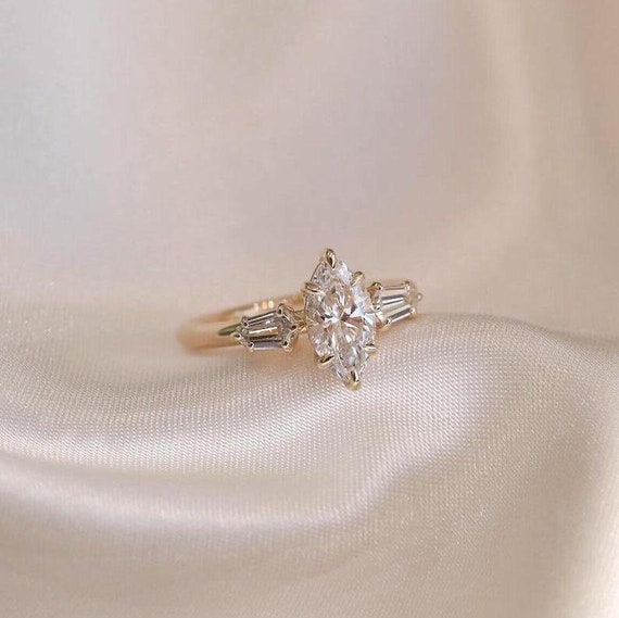 1CT Unique Marquise Cut Three Stone Moissanite Diamond Engagement Ring 14K Solid Gold Wedding Ring Bullet Baguette Promise Gift Ring For Her