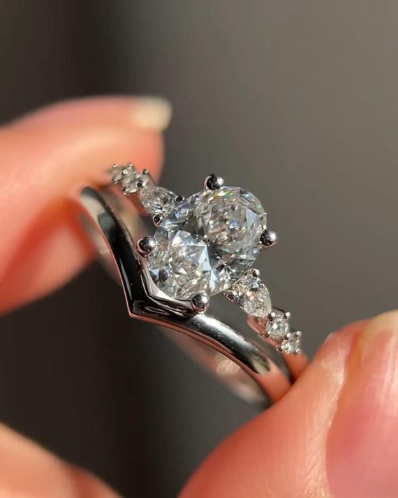 1.50 CT Sparkle Oval Cut Moissanite Diamond Engagement Ring Set With Side Pear And Round Cut Diamond 14K Solid Gold Solitaire Matching Band