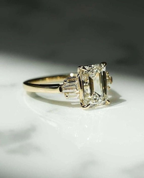 3.00 CT Emerald Cut Moissanite Engagement Ring 14K Solid Gold Emerald & Baguette Cut Wedding Anniversary Ring Gift for Women 7 Stone Ring