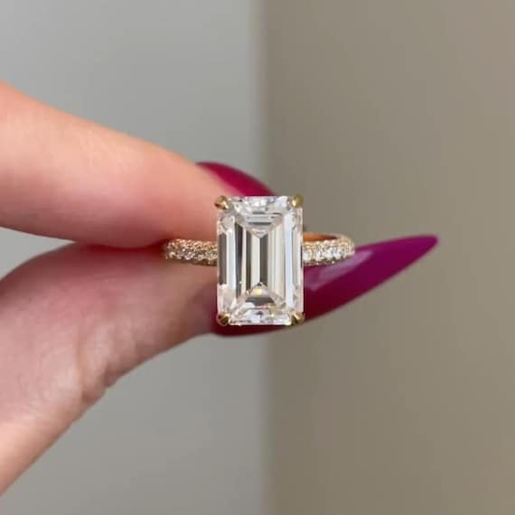 Emerald Cut Moissanite Engagement Ring 5.00 CT Solid Gold Pave Band Vintage Wedding Ring Luxury Statement Ring Anniversary Gift for Her