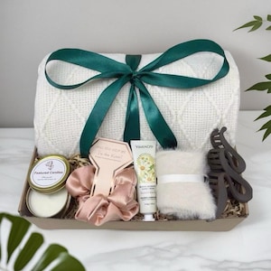 Gift boxes, Birthday gift boxes, Mother's day gift boxes, Birthday gifts, Birthday gift baskets, Happy birthday gift boxes