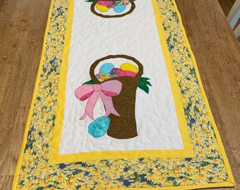 Easter Basket Appliqued Table Runner Quilted/Quilted Appliqued Easter Basket Table Runner