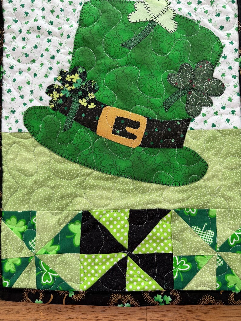 St Patrick’s Applique Wall Hanging/shamrock Hat Table Topper Quilted - Etsy
