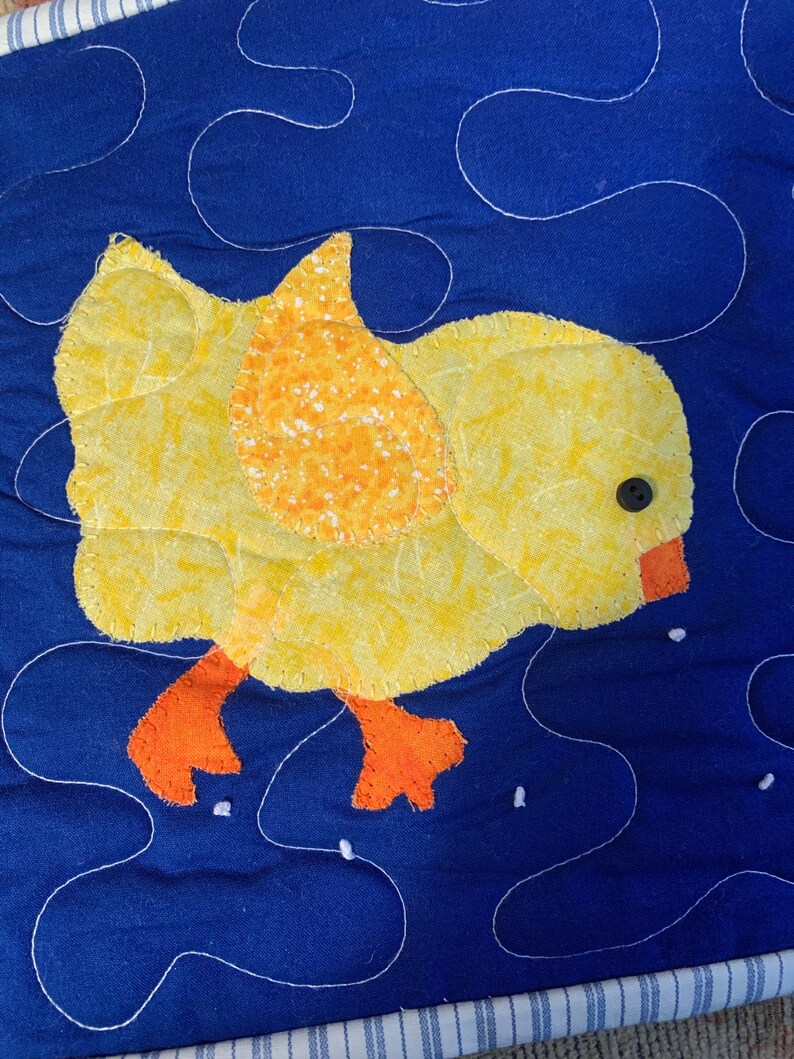 Appliquéd Chicks Mini Quilt/Three Little Chicks Table Topper/Wall Hanging image 3