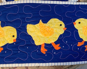 Appliquéd Chicks Mini Quilt/Three Little Chicks Table Topper/Wall Hanging