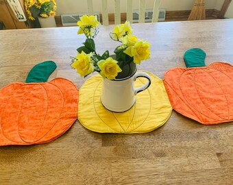 Quilted  3 Pumpkin Table Runner