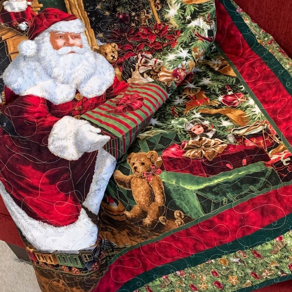 Santa Christmas Lapsize Quilt/Quilted Santa Christmas Quilt Lap Size