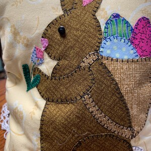 Almohada decorativa con apliques de conejito/almohada decorativa Apliques de conejito de Pascua imagen 5