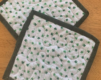 St Patrick Shamrock Pot Holders Set of 2/Quilted Shamrock Pot Holders set of 2 pcs