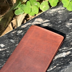 Cartera larga de cuero hecha a mano: billetera delgada plegable para hombre, cuero marrón, estilo clásico, regalo para cumpleaños.