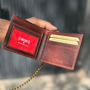 Cartera de motociclista vintage de cuero marrón con cadena plegable para hombre con protección RFID
