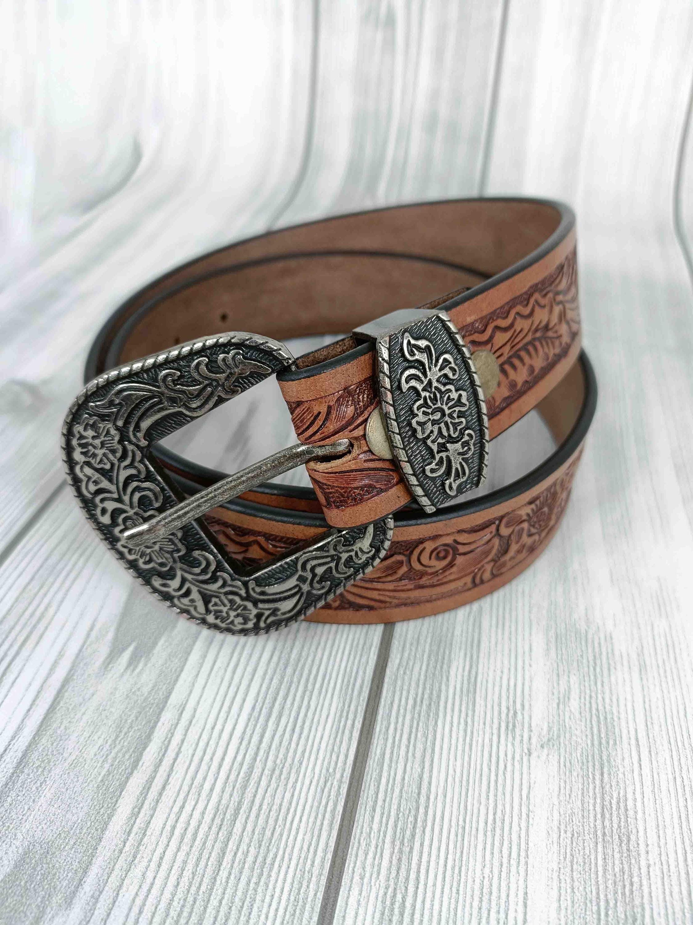 Handmade Floral Tooled Leather Western Belt: Silver Buckle  display picture 2