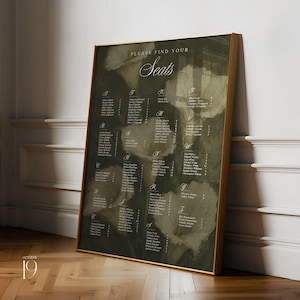 Op de afbeelding: Een rechthoekige bruiloftstafelindeling in een gouden lijst met een donker olijfgroene achtergrond en abstracte aquarel bloemvormen. De tekst luidt "PLEASE FIND YOUR SEATS", gevolgd door lijsten met namen alfabetisch gerangschikt per tafel.