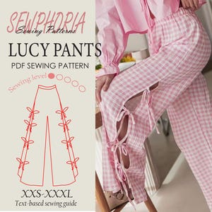 Może przedstawiać: Różowe i białe spodnie w kratę vichy z wiązaniami po bokach. Obraz zawiera również ilustrację wykroju spodni z tekstem "LUCY PANTS" i "PDF SEWING PATTERN". Poziom szycia jest wskazany za pomocą kółek, a rozmiar to XXS-XXXL.