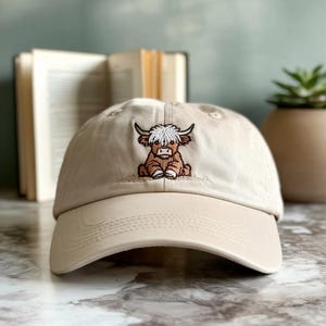 Highland Cow Embroidered Beanie – Cute Scottish Coo Knit Hat, Cozy Winter Gift, Scotland Animal Lover Hat for Men and Women
