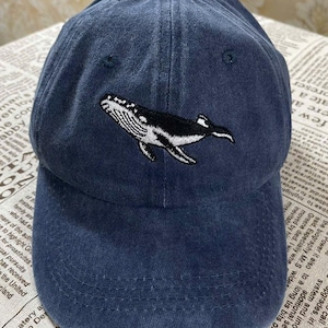 Black & White Whale Embroidery Hat – Simple Marine Animal Design