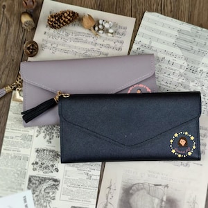 Portafoglio lungo in pelle personalizzato per donna - Portafoglio bifold con incisione personalizzata, regalo minimalista fatto a mano, portafoglio porta carte con nappa