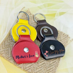 Llavero de cuero personalizado con púas de guitarra, regalo personalizado para guitarristas, accesorios de guitarra, regalo para él, regalo de cumpleaños para músicos.
