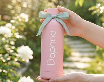名入れウォーターボトル、カスタムブライダルシャワーギフト、ブライズメイドギフトタンブラー、結婚式の引き出物、卒業祝い、彼女への誕生日プレゼント、お母さんへのプレゼント