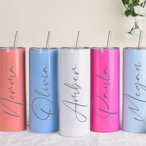 Personalisierter Becher mit Strohhalm, benutzerdefinierter Becher, Becher mit Strohhalm, schmaler Becher, Brautjungfer Vorschlag, Hochzeitsgeschenk