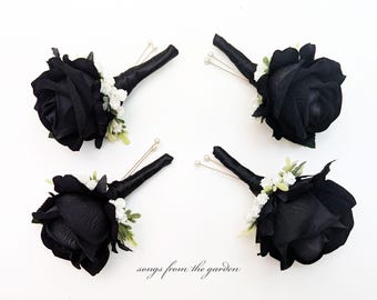 ブラックローズ カスミソウ ブートニア – リボンの色をお選びください