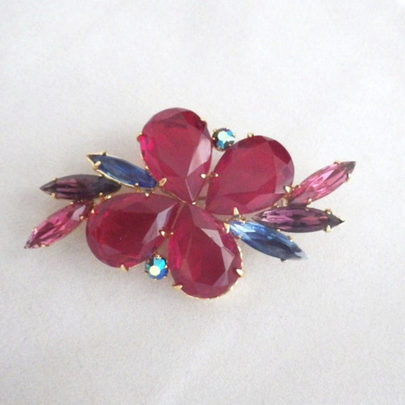 Vintage Juliana Style Rhinestone Brooch - image 1