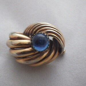 Vintage Gold Plate and Blue Glass Cabochon Brooch