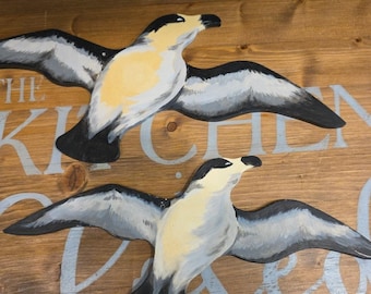 2 pc Vingage 1996 FLYING SEAGULLS Birds Wall Hanging Hand Painted