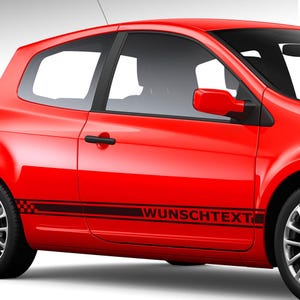 Könnte beinhalten: Ein rotes Auto mit einem schwarzen Rennstreifen und dem Text "WUNSCHTEXT" an der Seite.
